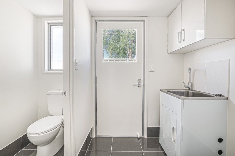 4 Caulfield Place — photo 12 of 14
