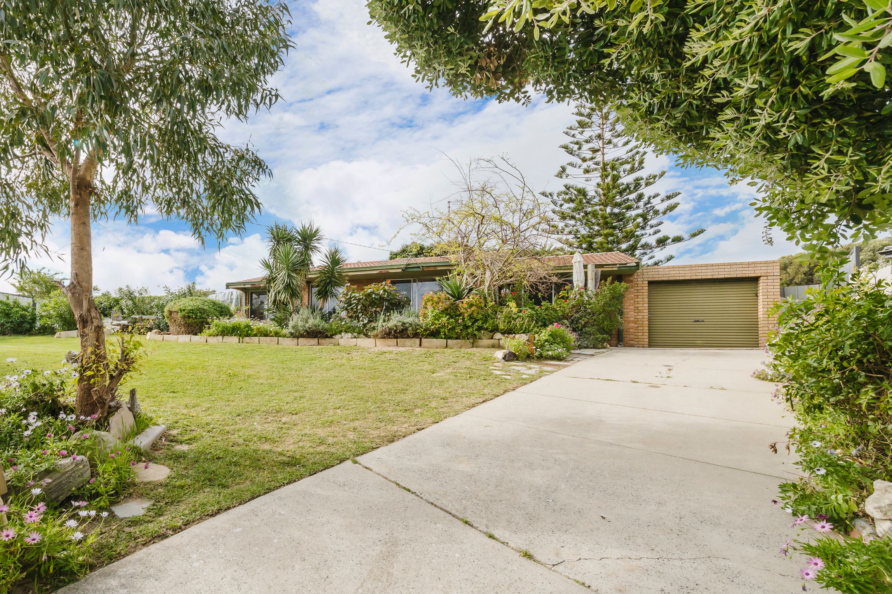 12 Dreyer Court, Yanchep, WA 6035
