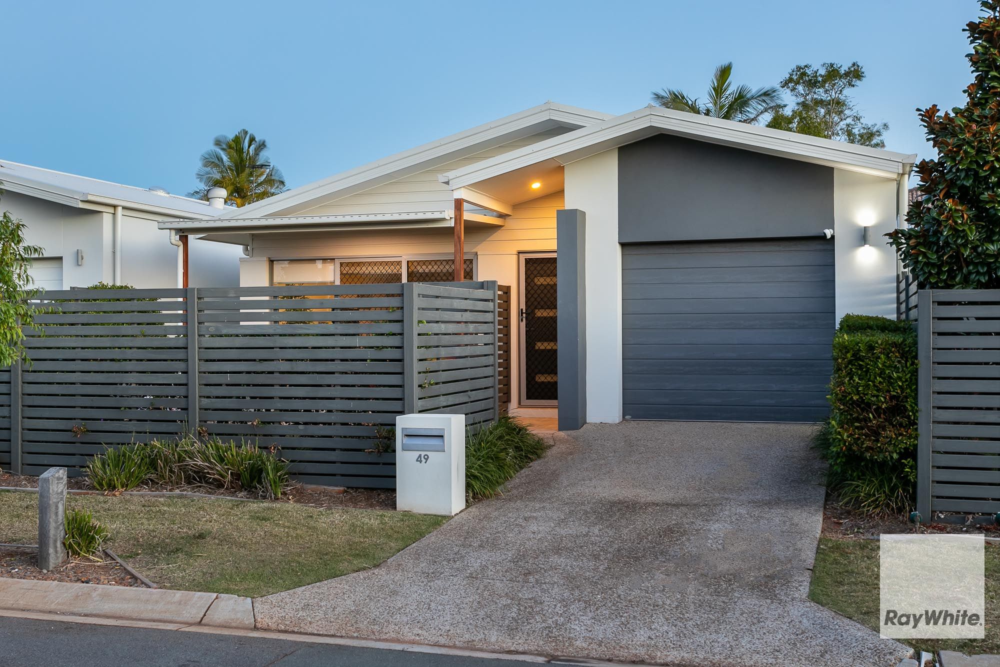 20 Salisbury Street, Redland Bay QLD 4165