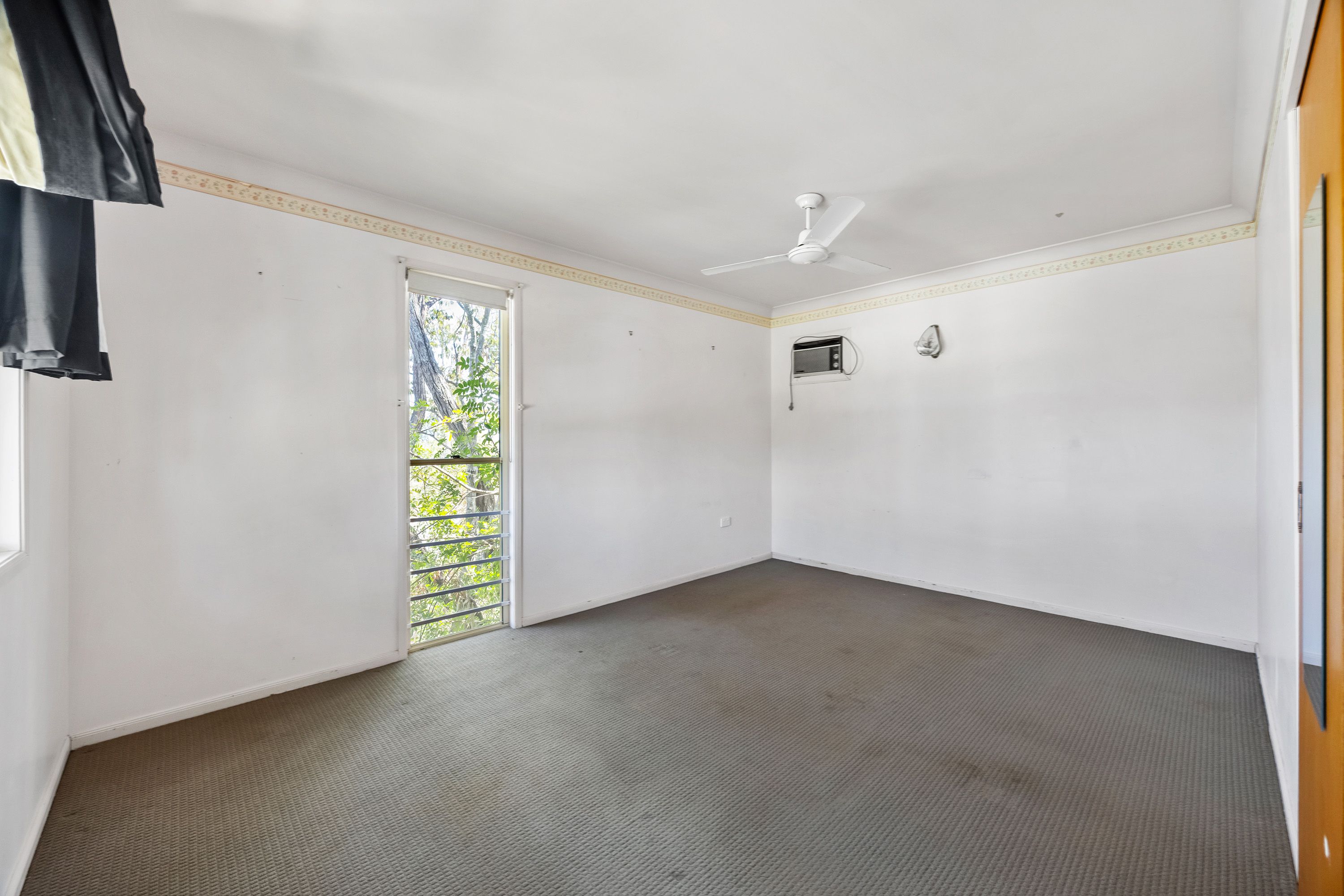 20 Boyne Crescent — photo 4 of 24