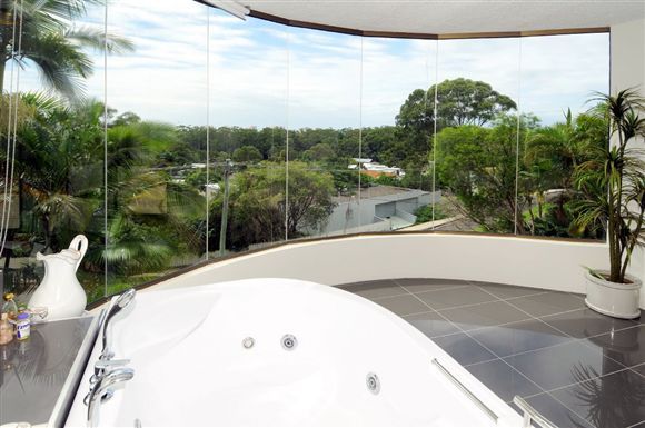 2/33 Yakola Parade, Alexandra Headland, QLD 4572