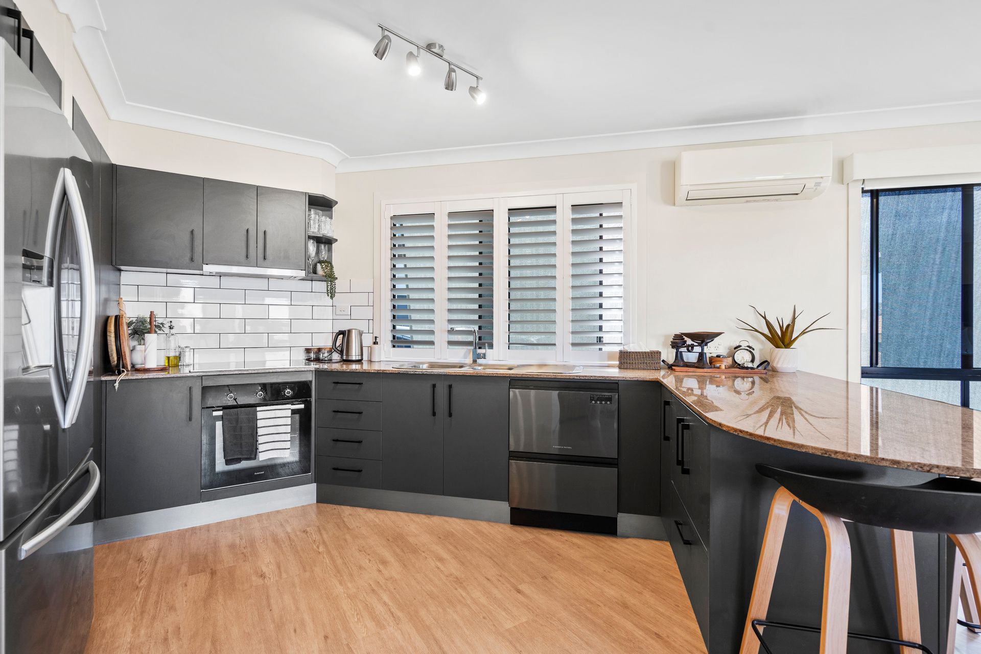 1/16 Thelma Avenue, Biggera Waters, QLD 4216