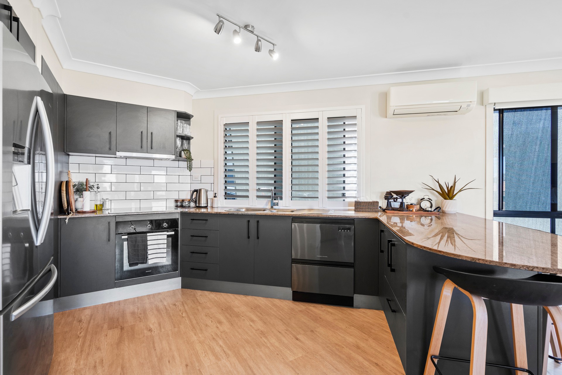 1/16 Thelma Avenue, Biggera Waters, QLD 4216