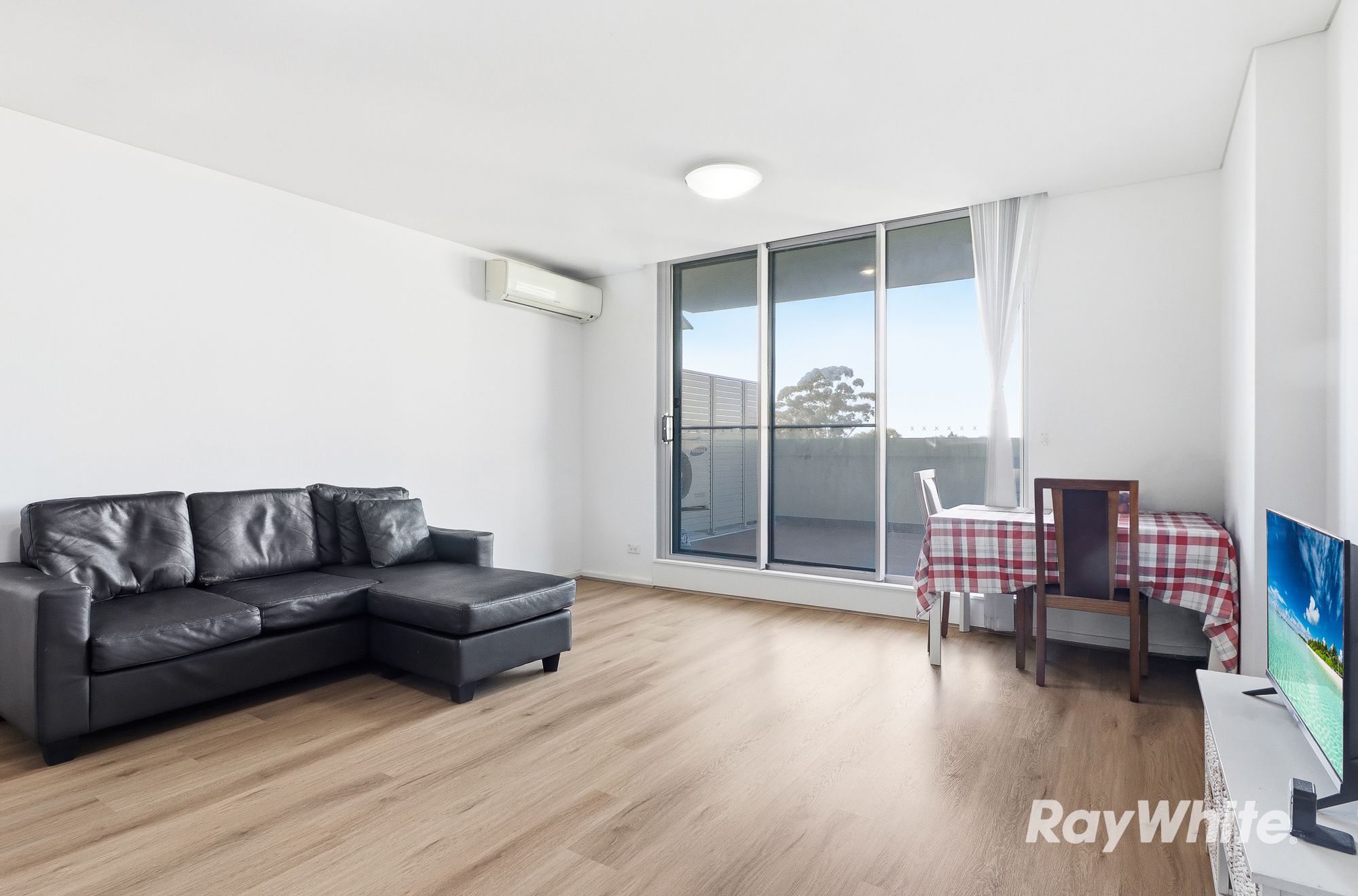 33/21 Sorrell Street — photo 4 of 14