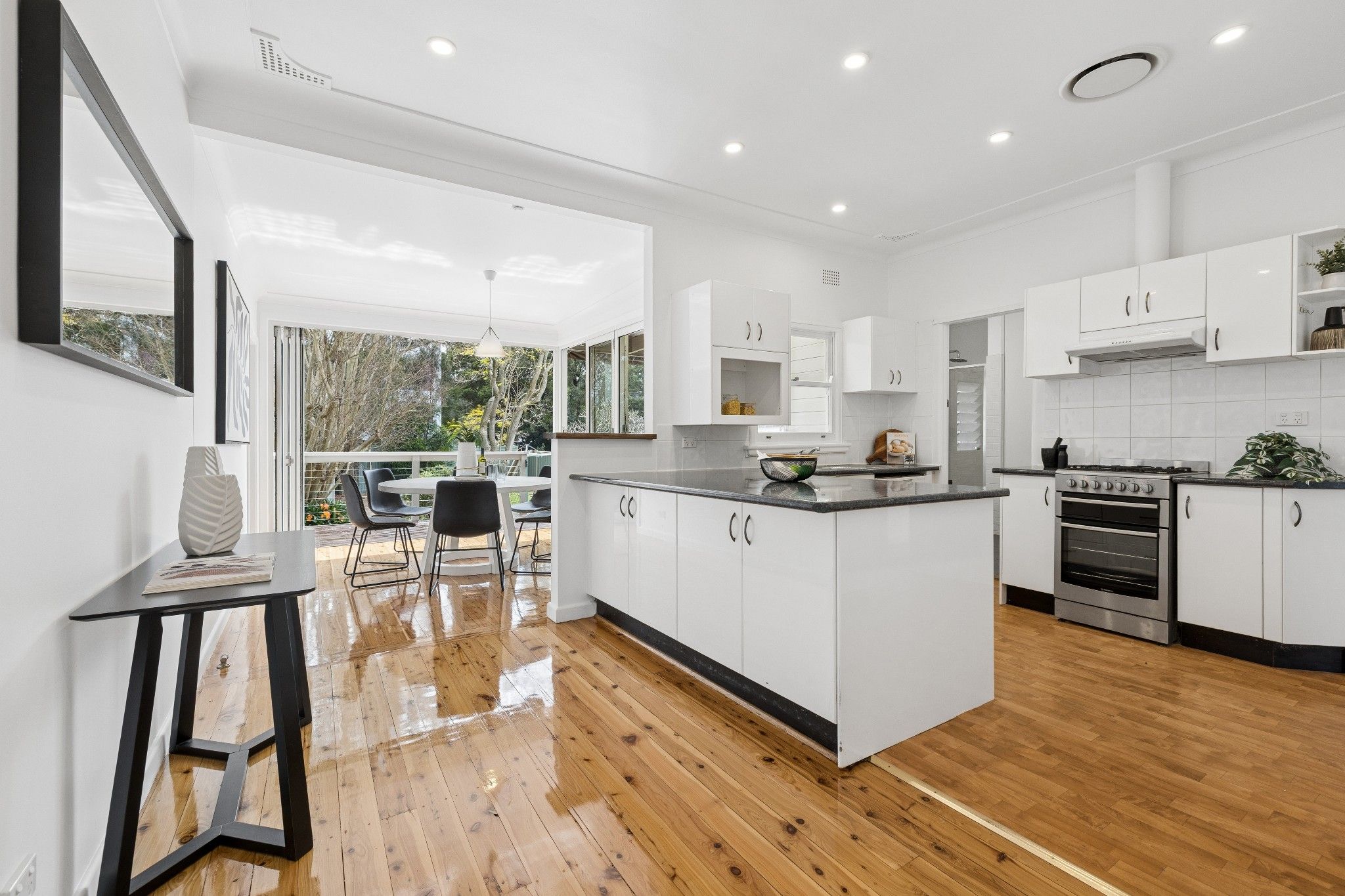11 Reid Avenue — photo 13 of 30