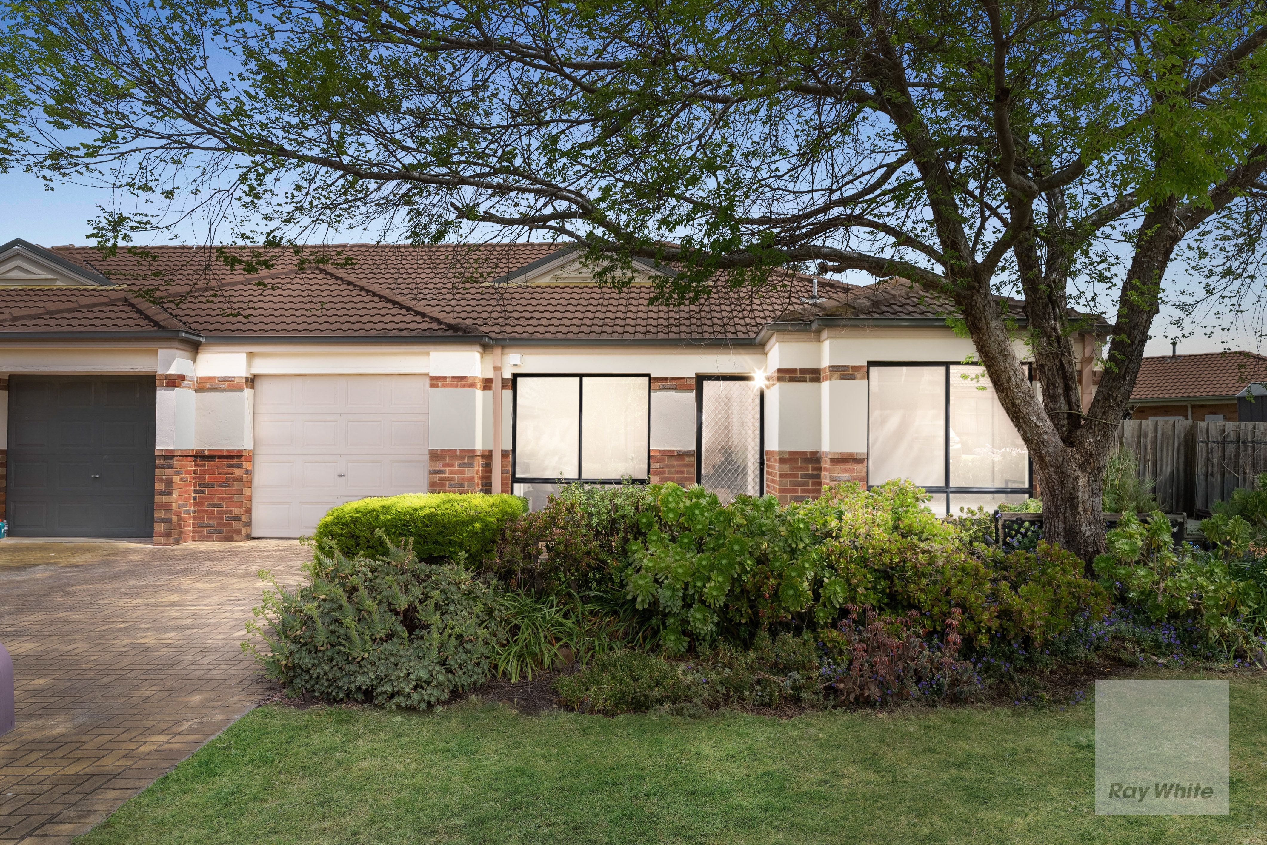 10 Mathisen Terrace , Hillside VIC 3037