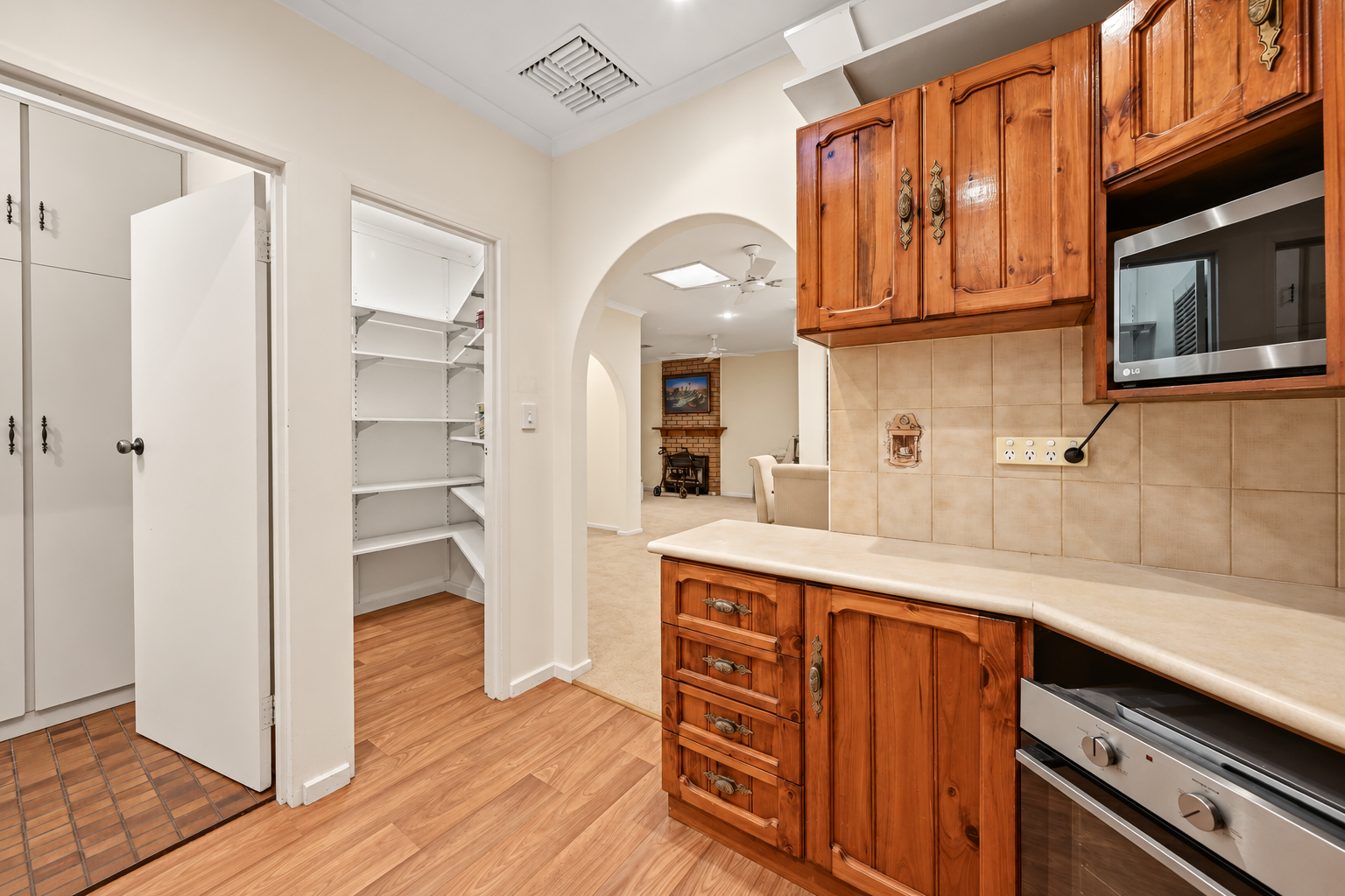 2/2 Anglers Court — photo 8 of 23