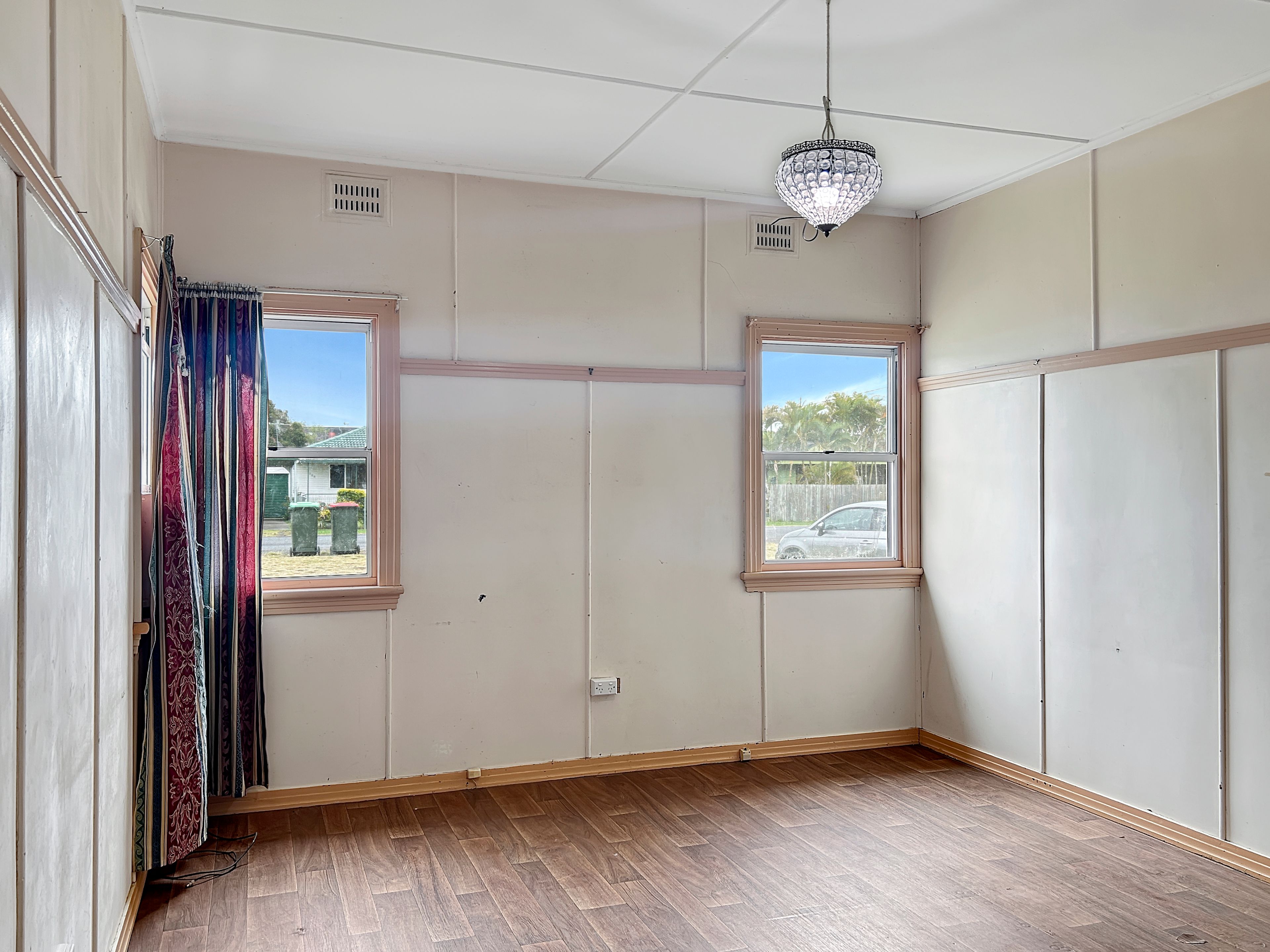 195 Walker Street — photo 5 of 13