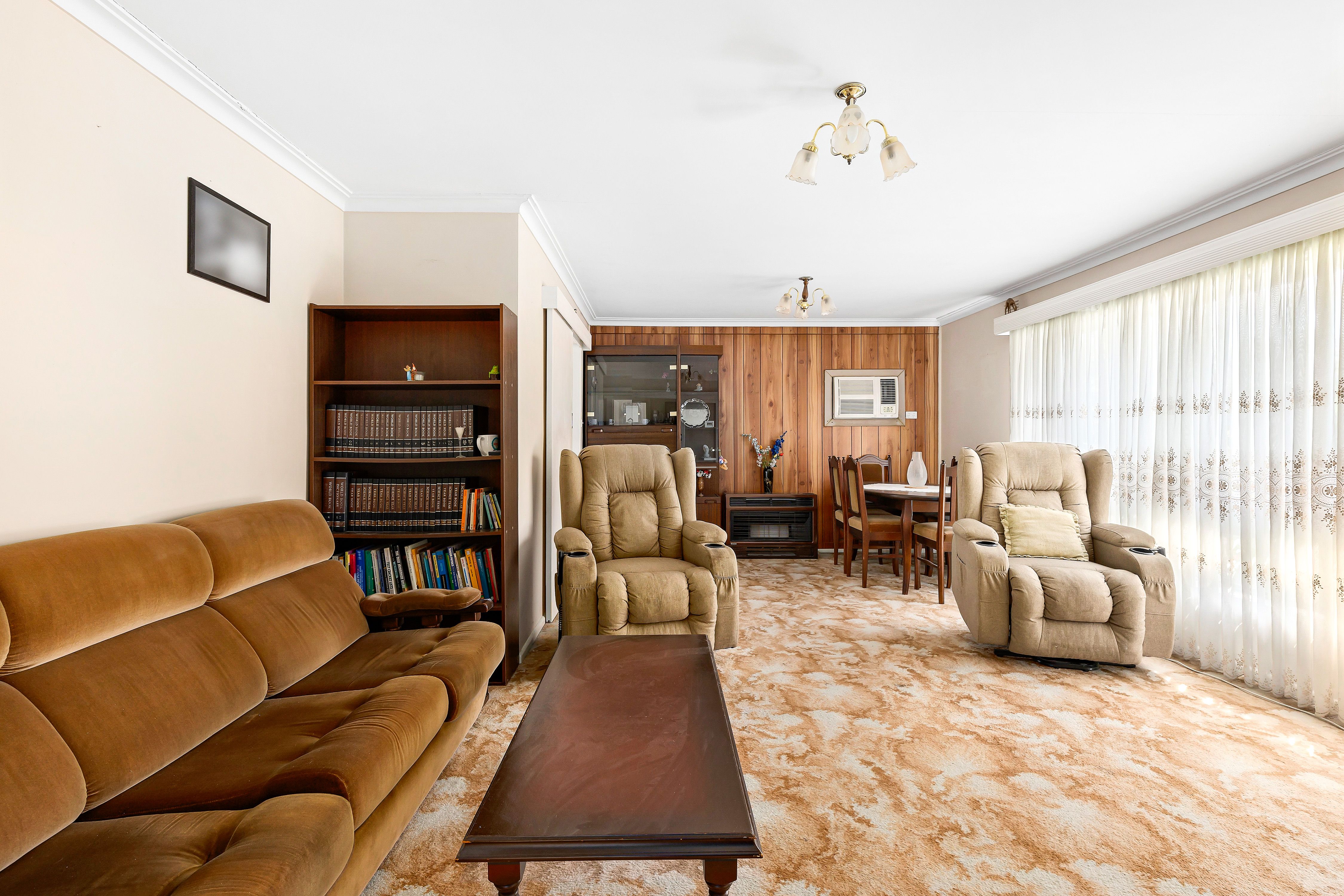 17 Somerlayton Crescent — photo 5 of 18