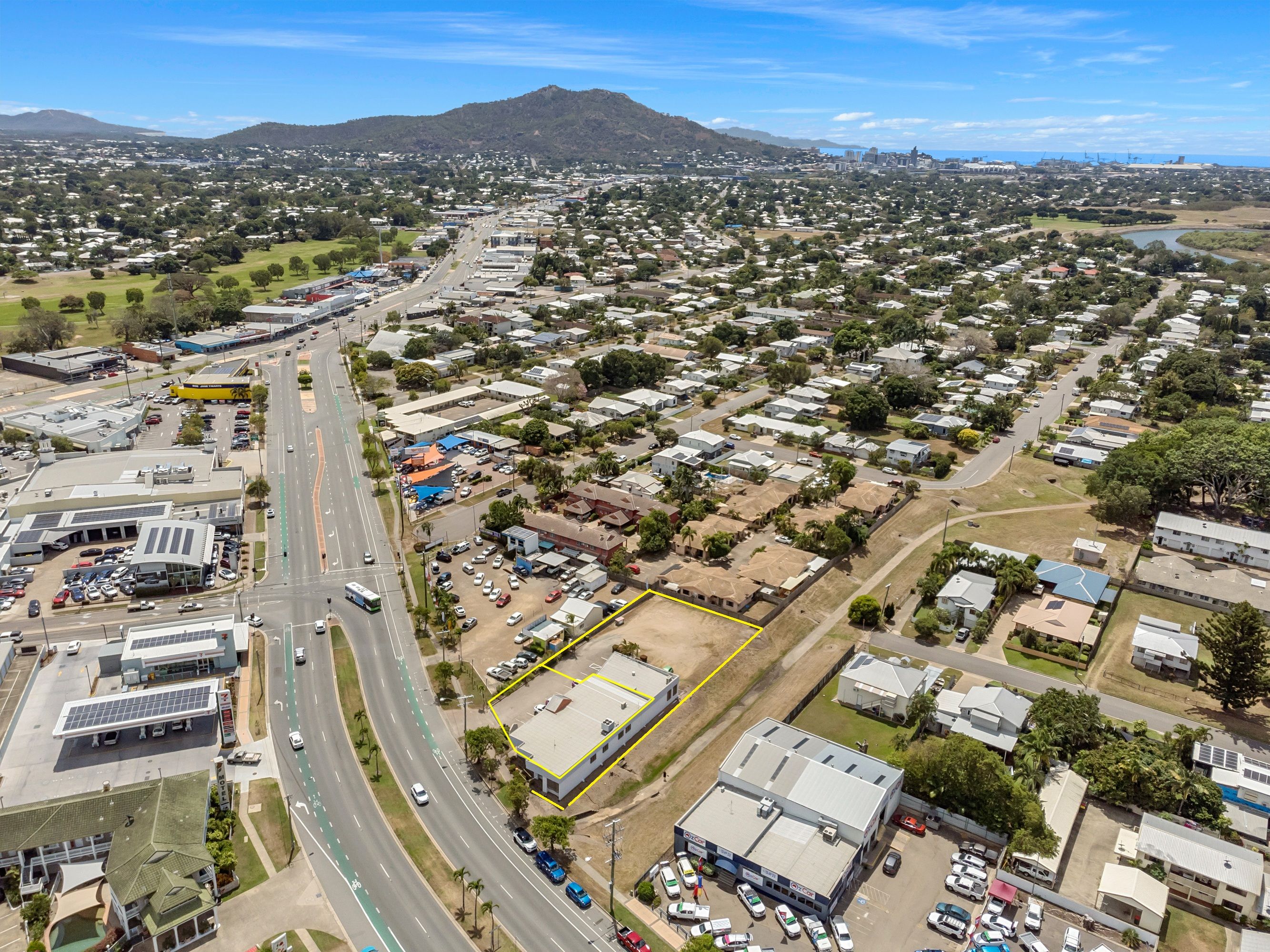 26 Bowen Road, Hermit Park, QLD 4812