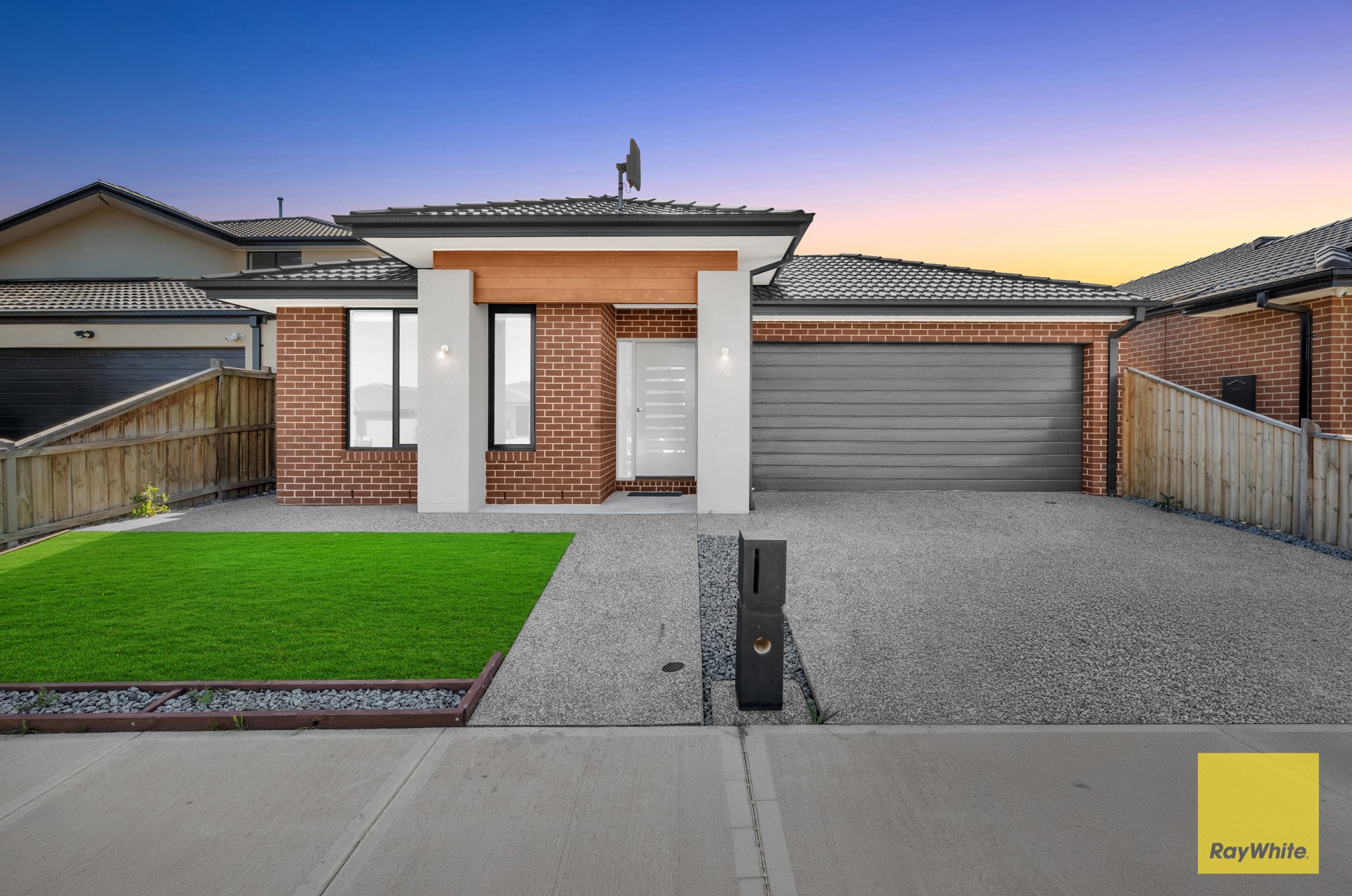 14 Hampshire Avenue, Rockbank, VIC 3335