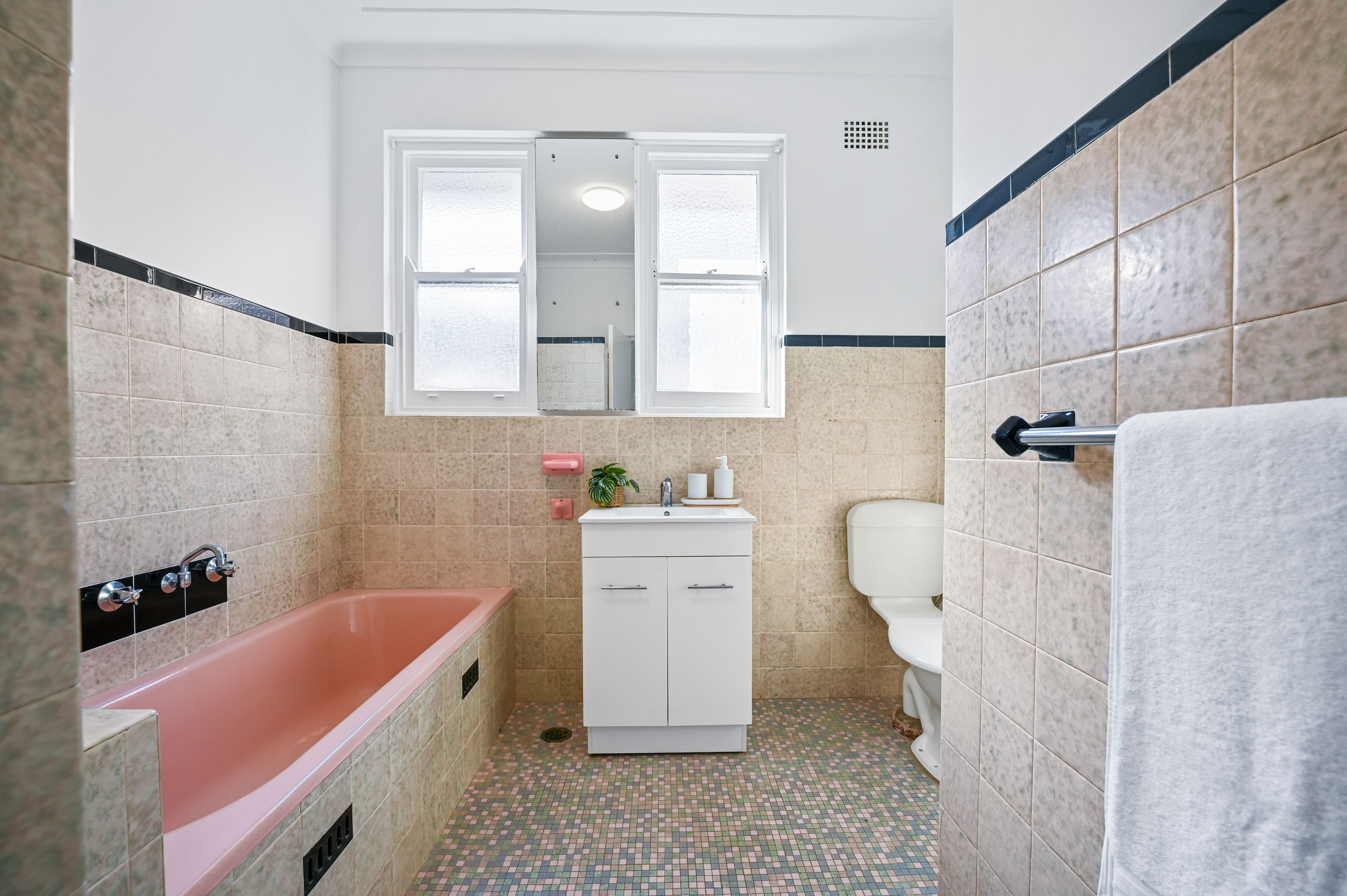 28 Rosemeath Avenue — photo 8 of 20