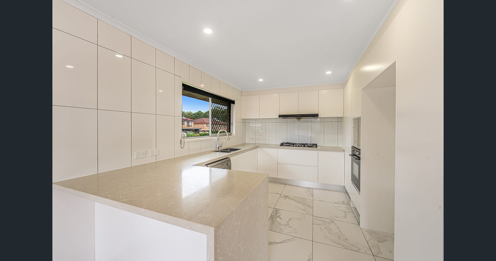 391 Broadwater Road, Mansfield, QLD 4122
