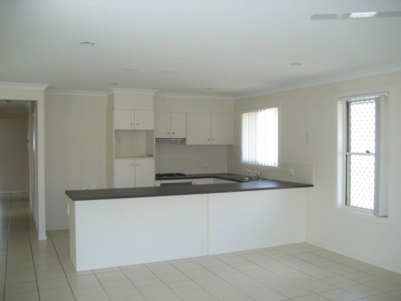 28 Pepper Tree Drive, Holmview, QLD 4207