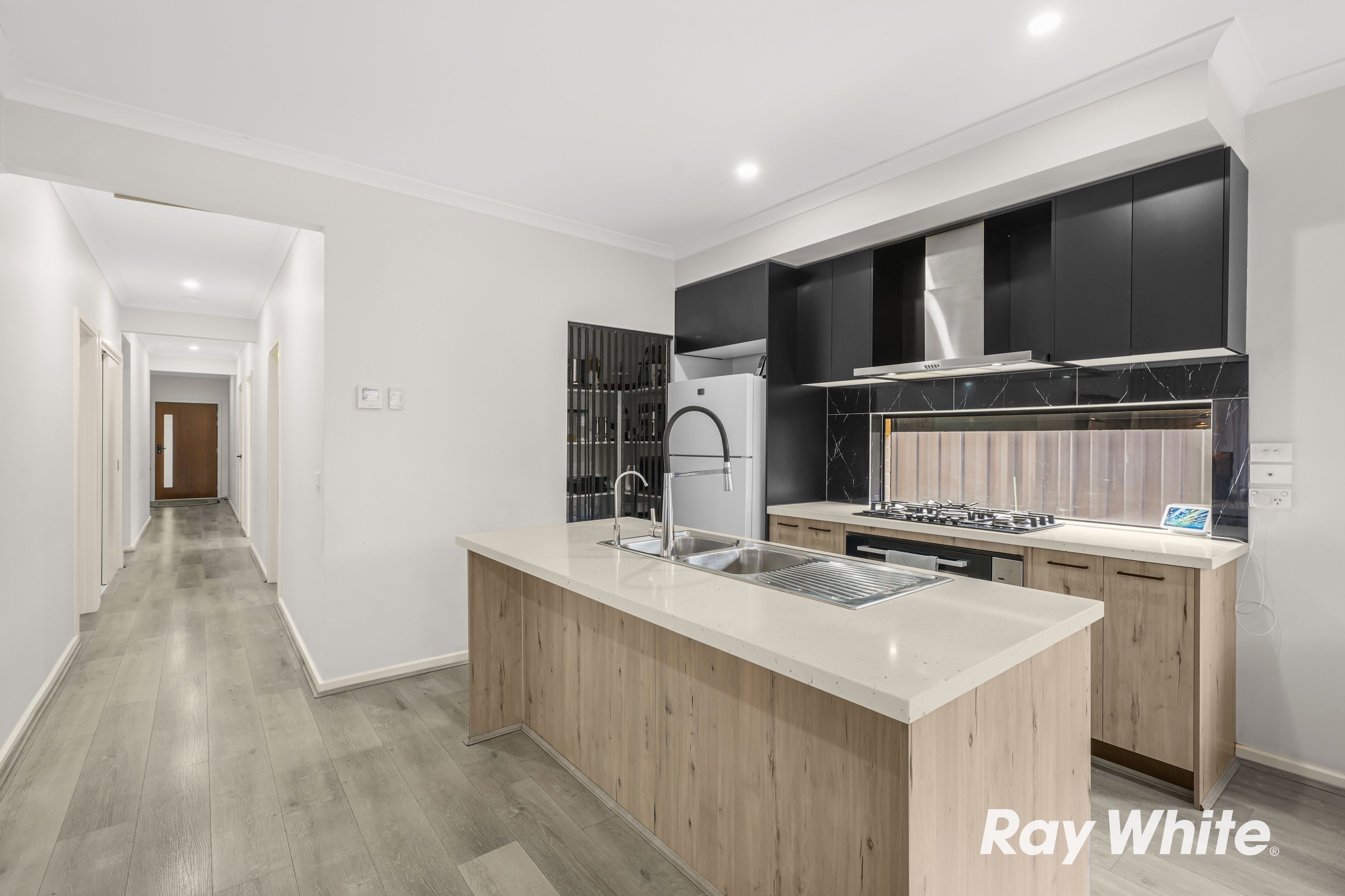 28 Sallybank Crescent — photo 4 of 20