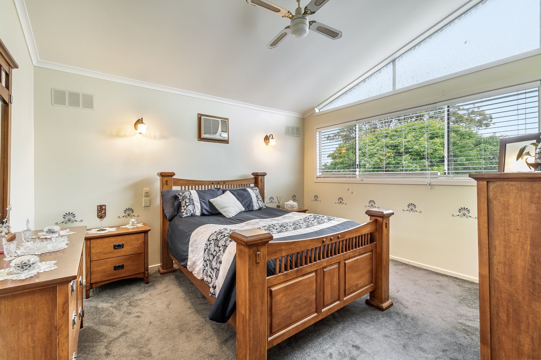 4 Hammond Street — photo 8 of 24