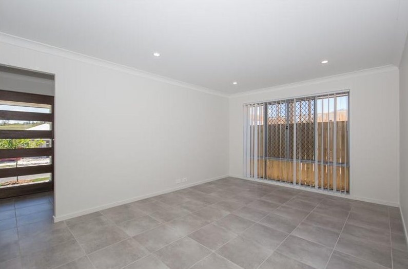 17 Pleasant Street, South Ripley, QLD 4306