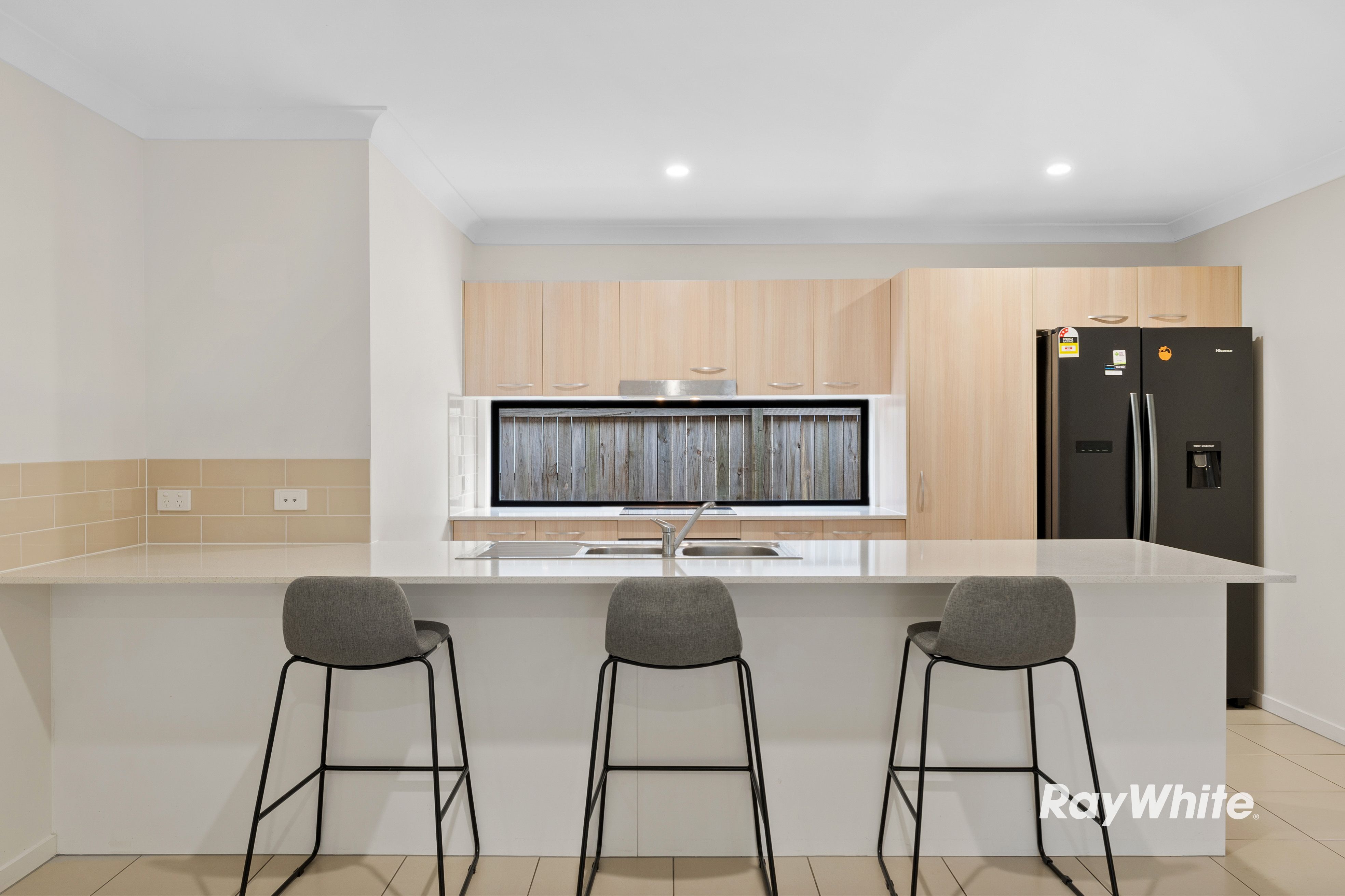 16 Frederick Place, Park Ridge, QLD 4125