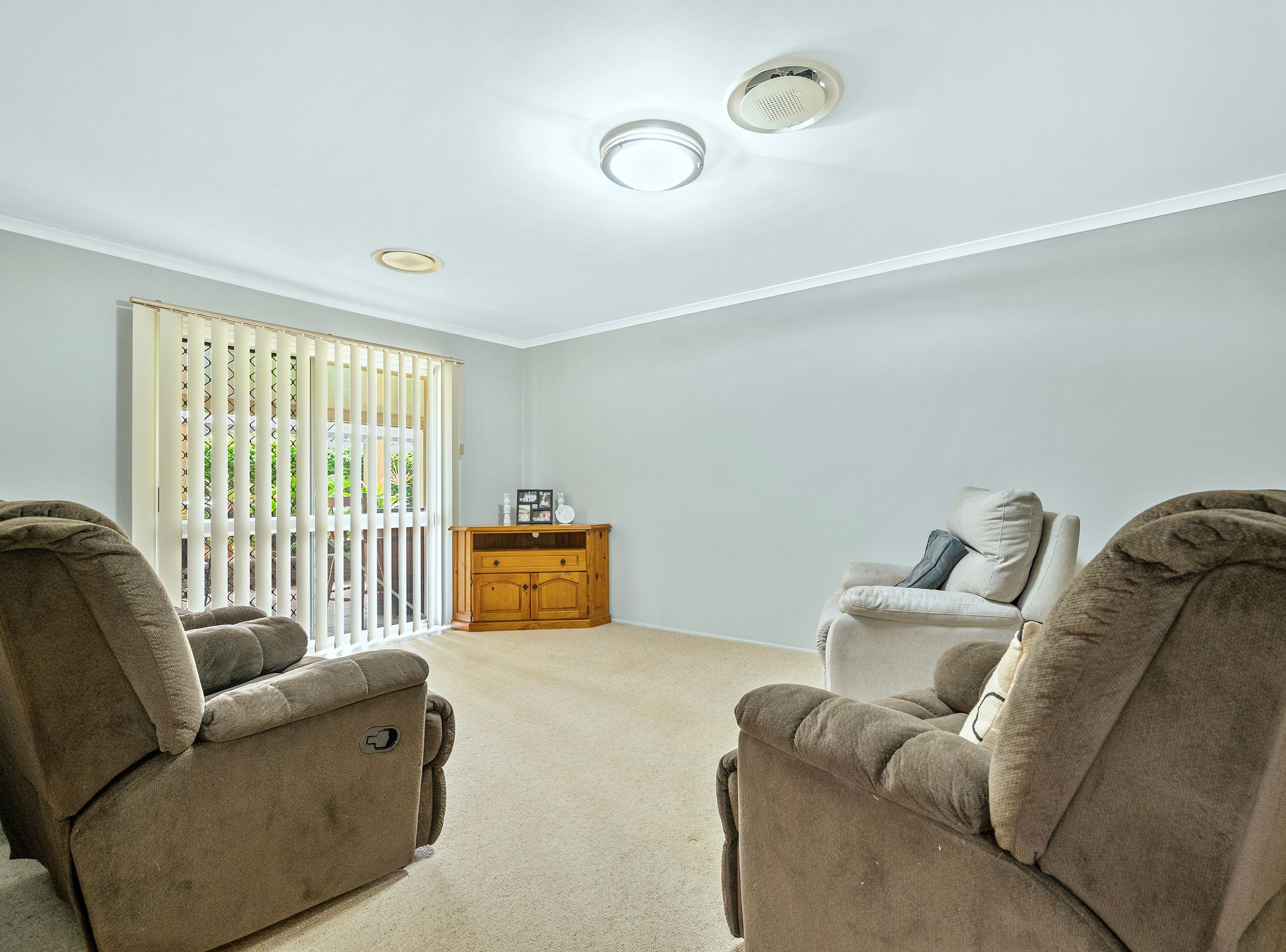 11 Estate Street — photo 4 of 30