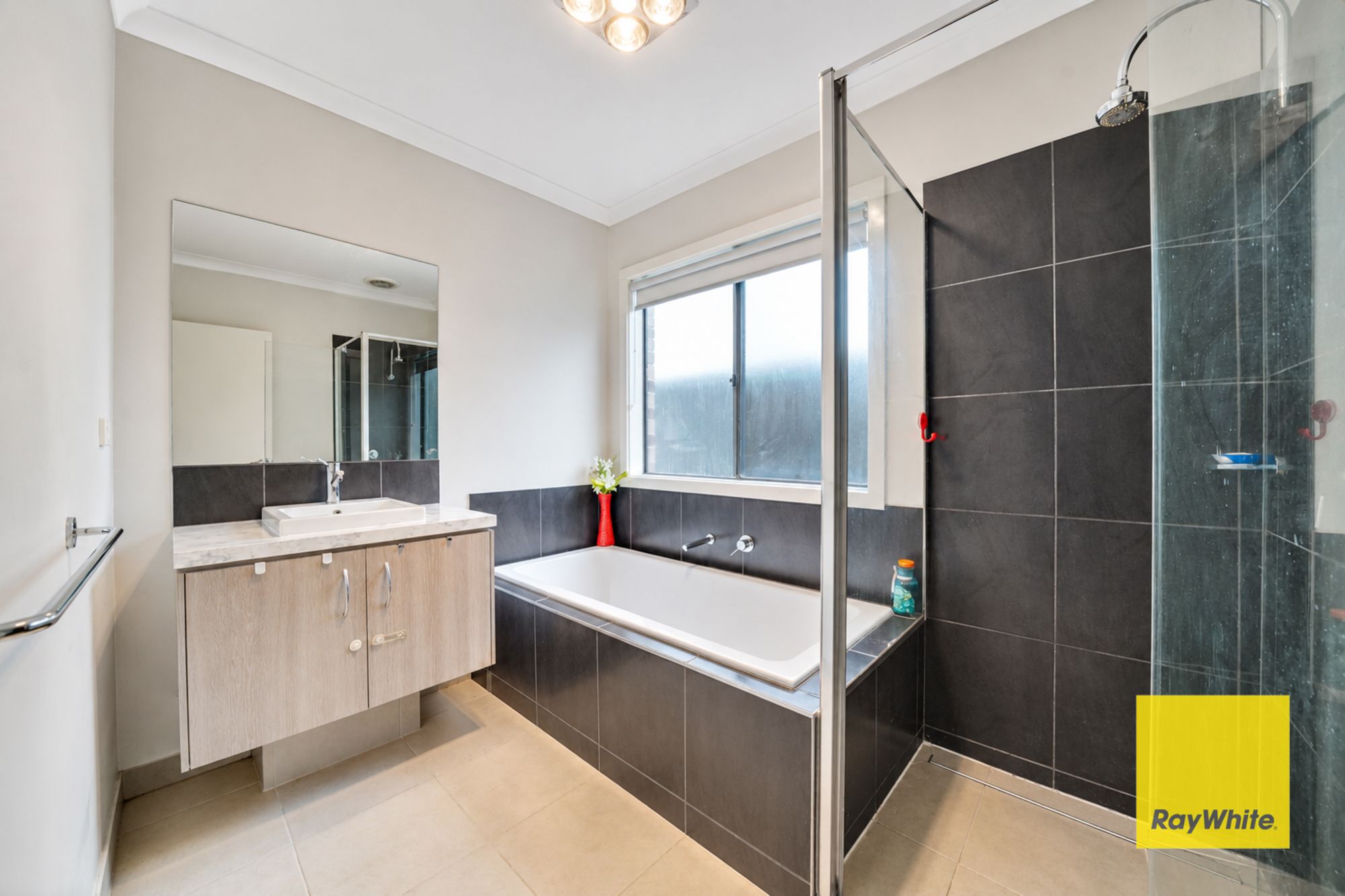 8 Dunlop Way — photo 13 of 21