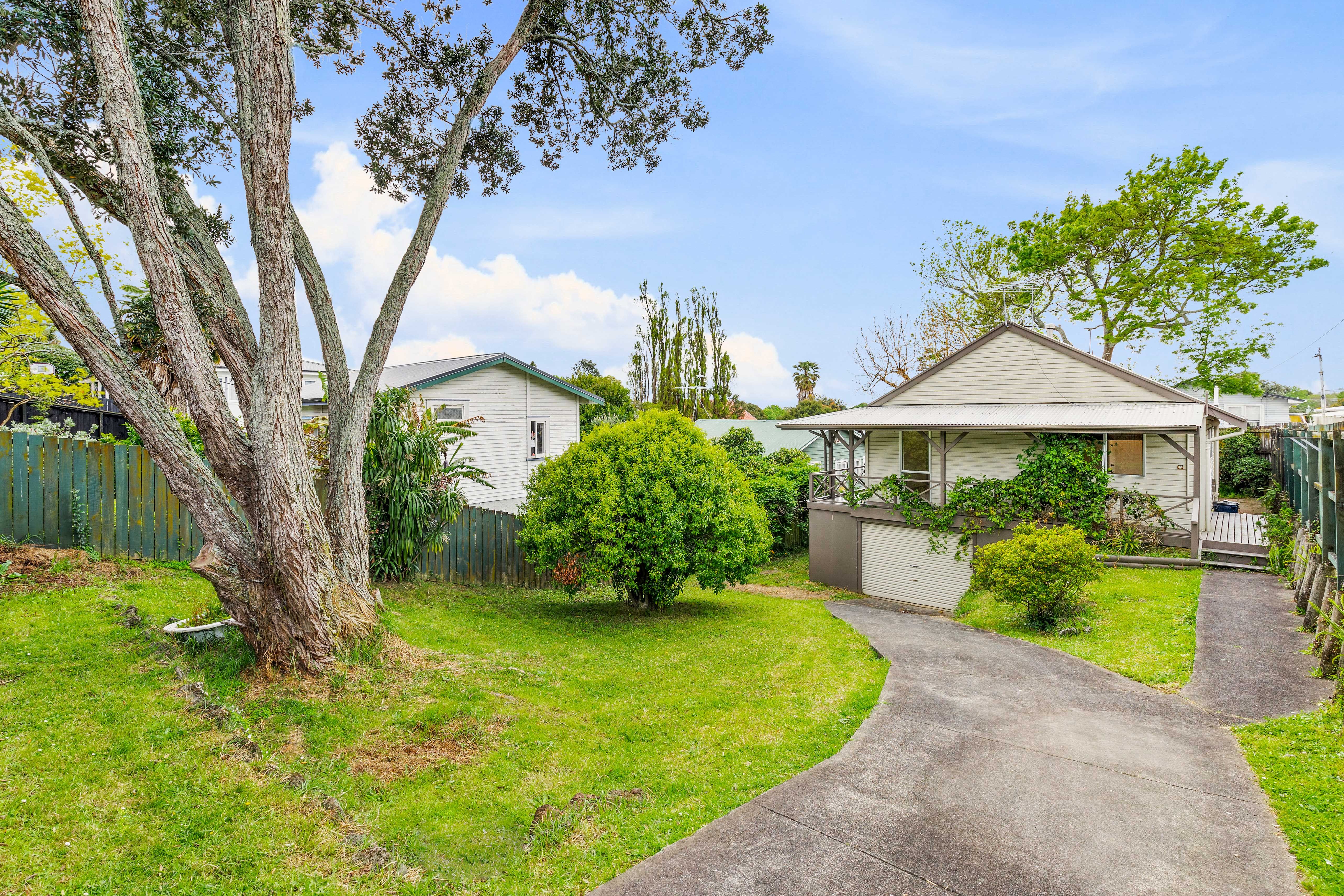 2/15 Tahi Terrace, Glen Eden, Waitakere City