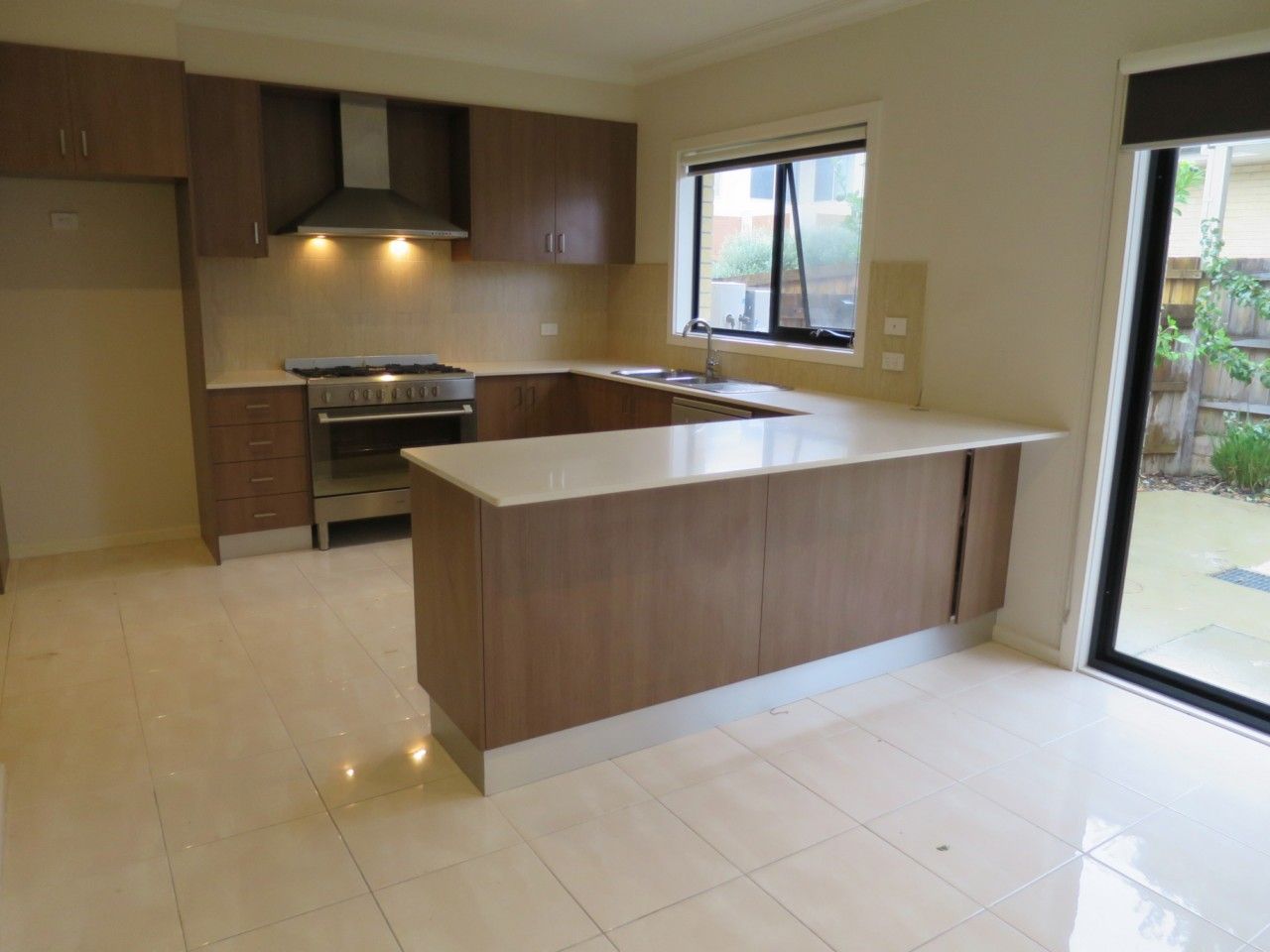 2/75 Power Avenue, Chadstone, VIC 3148