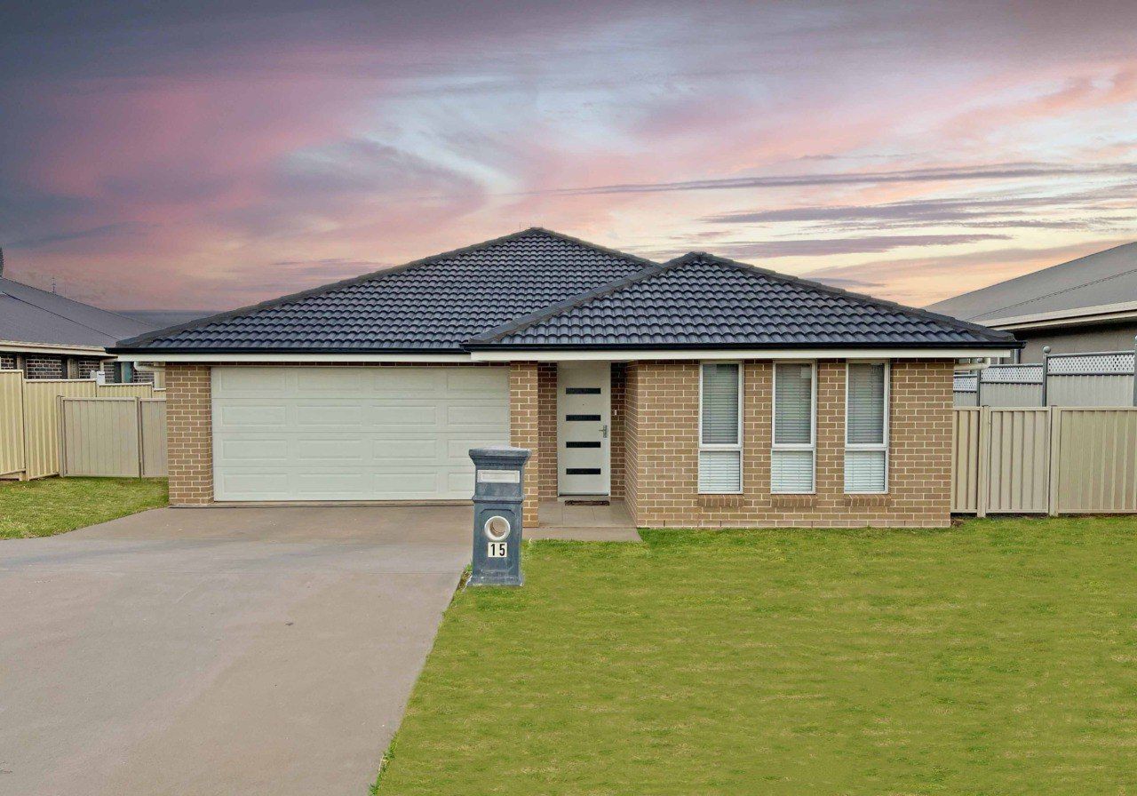 15 Koala Street, Parkes NSW 2870