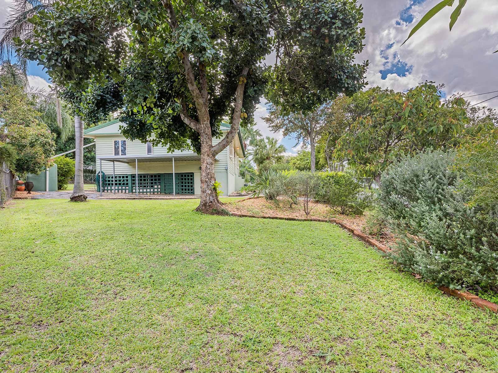 30 Binya Street, Holland Park, QLD 4121