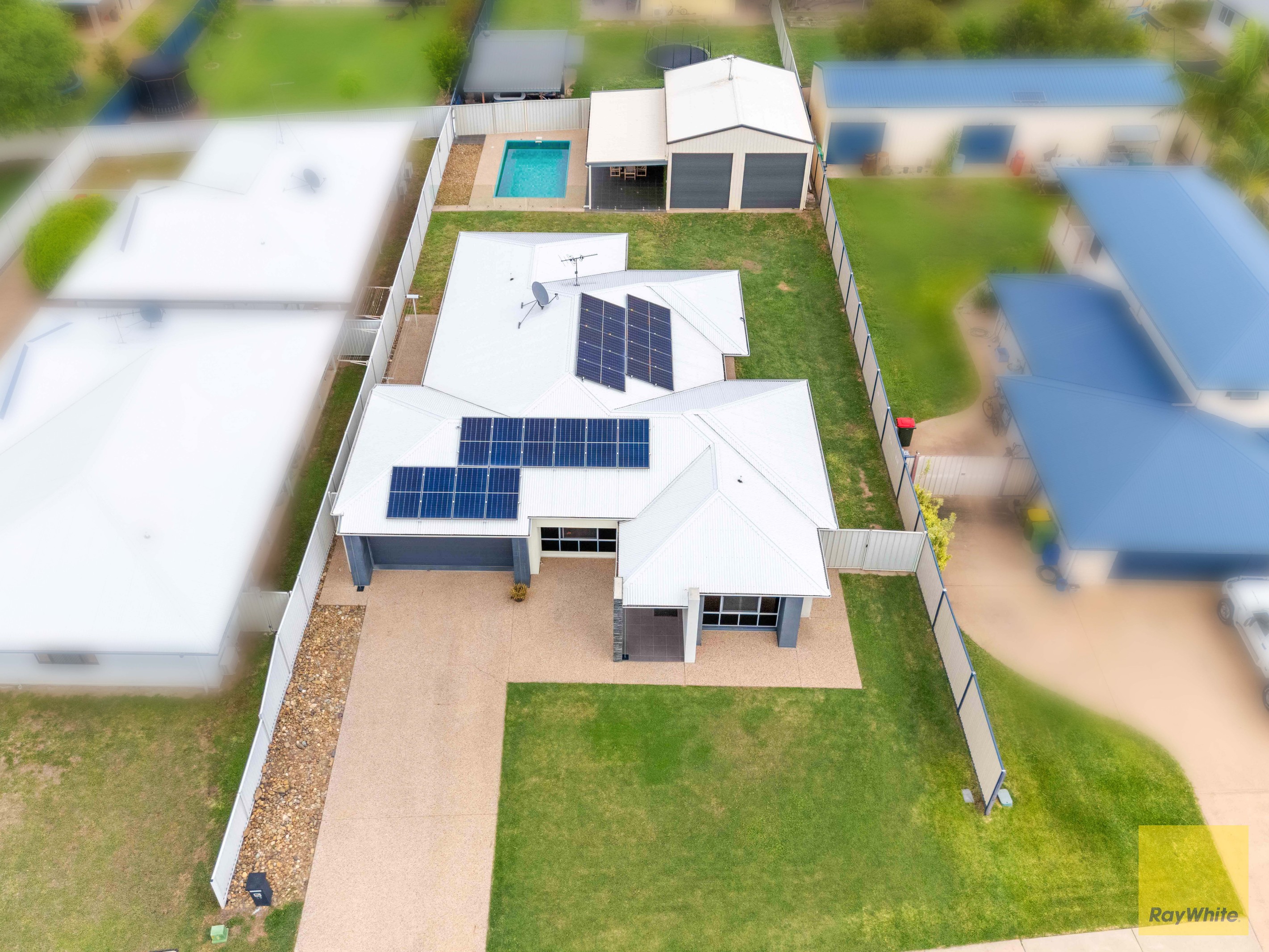 25 Desgrand Street, Emerald, QLD 4720