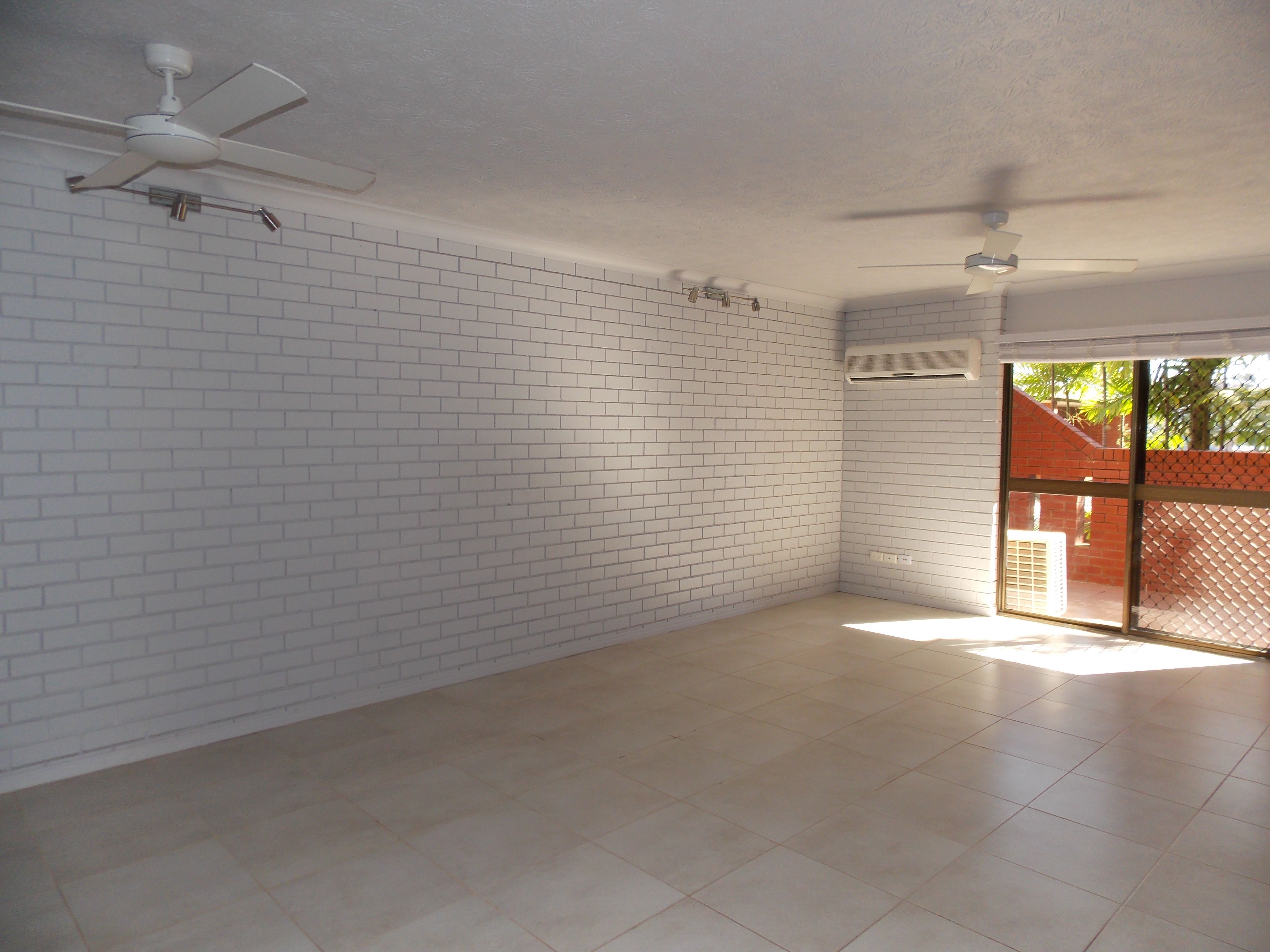 7/33 Scenic Highway TENANT APPROVED, Cooee Bay, QLD 4703