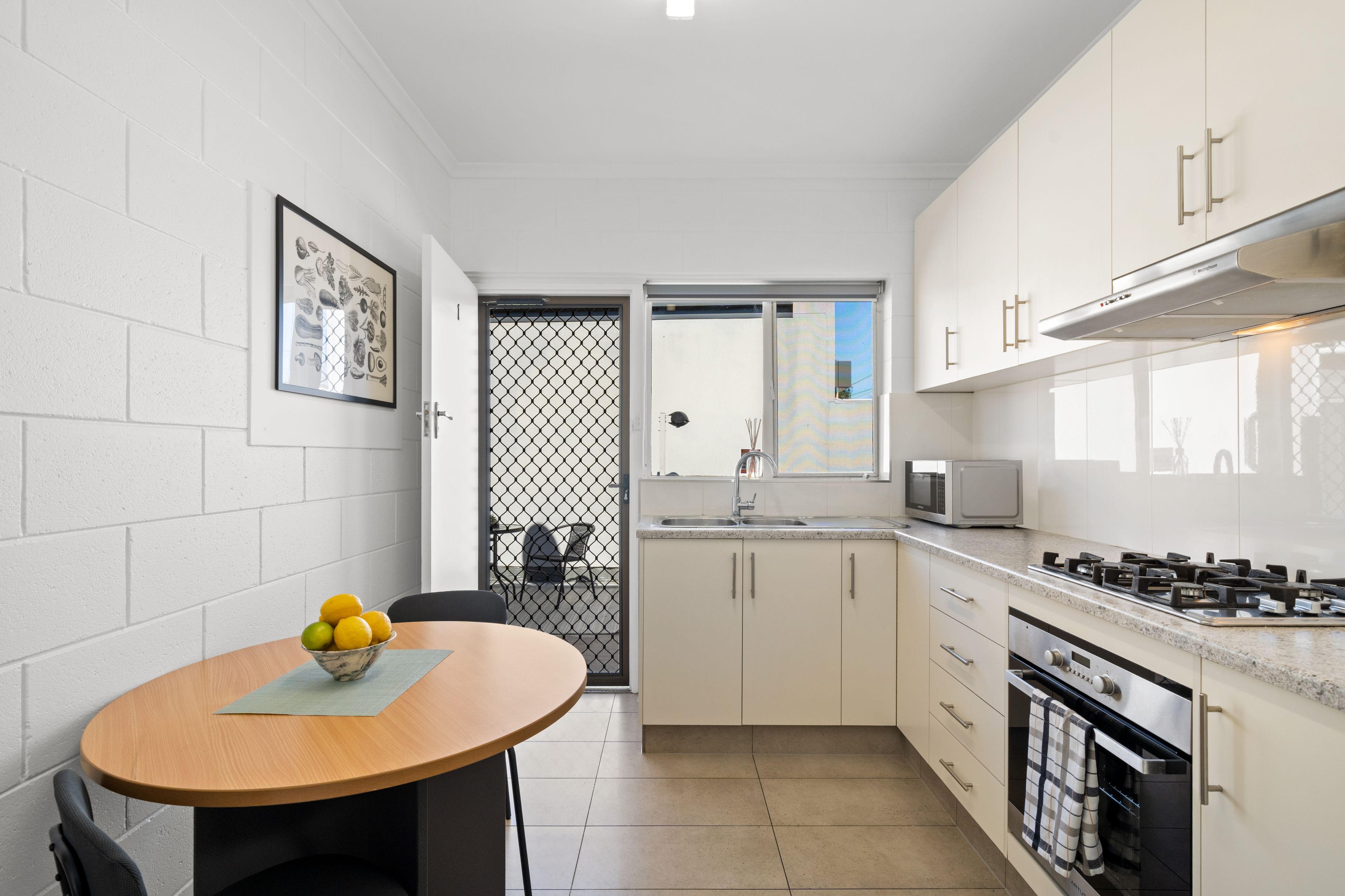 1/37 Dampier Avenue — photo 6 of 21