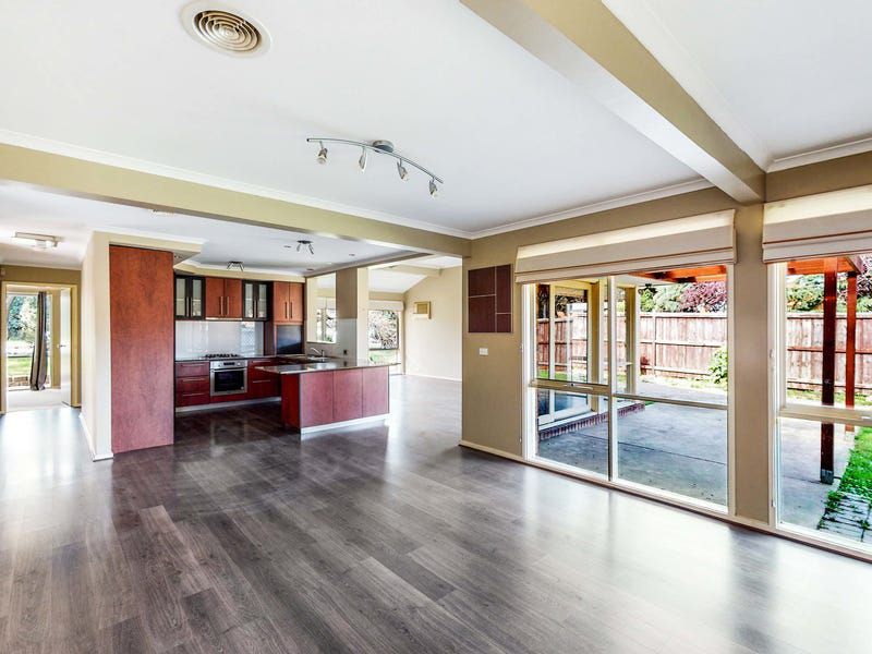 1 Farmillo Court — photo 10 of 12
