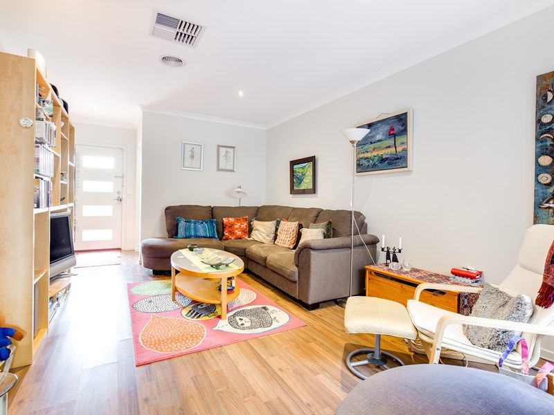 2/9 Starflower Way, Truganina, VIC 3029