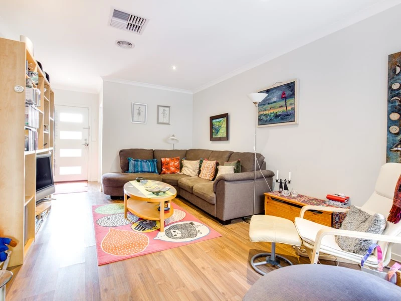 2/9 Starflower Way, Truganina, VIC 3029