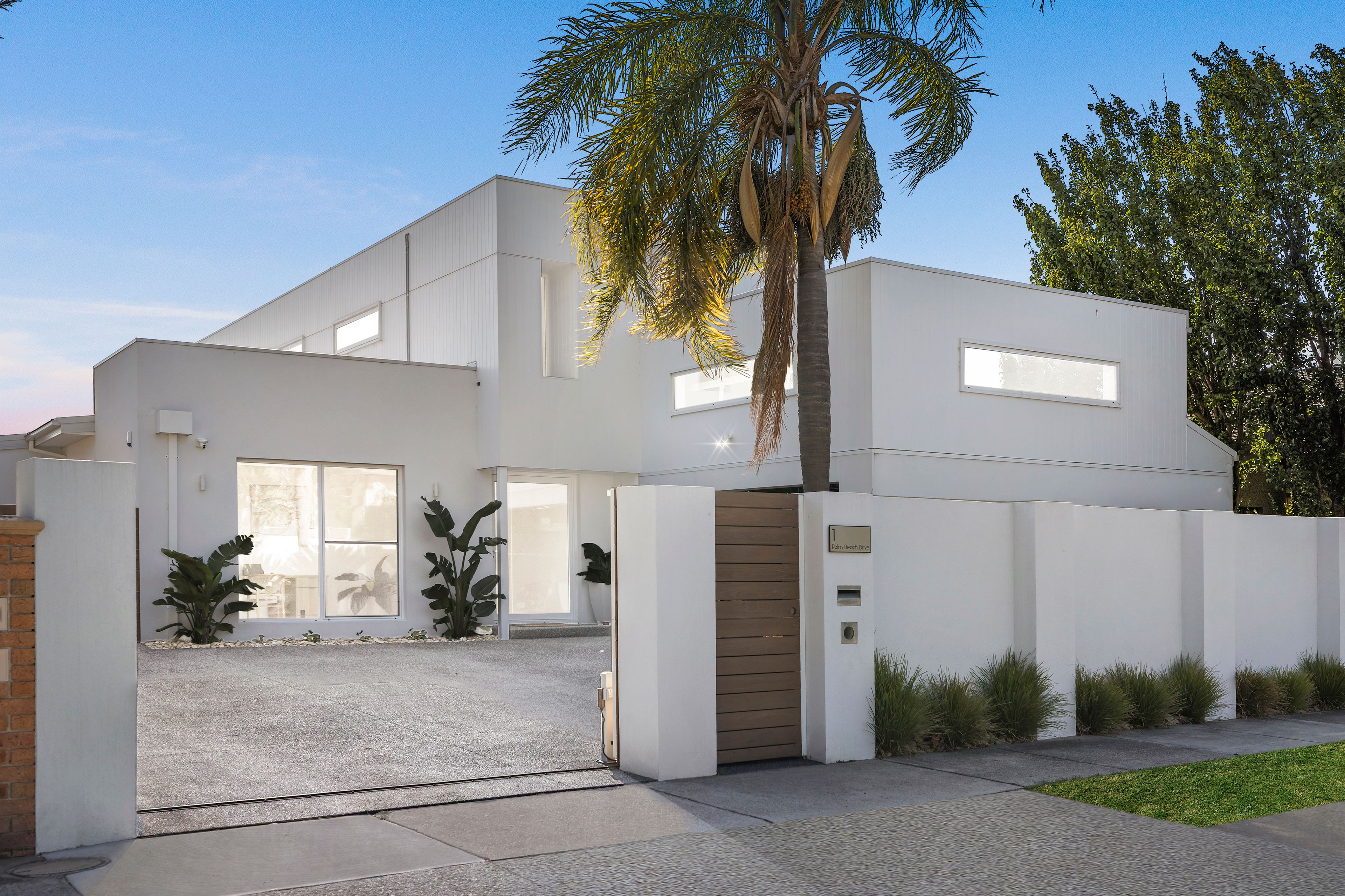 1 Palm Beach Drive, Patterson Lakes, VIC 3197
