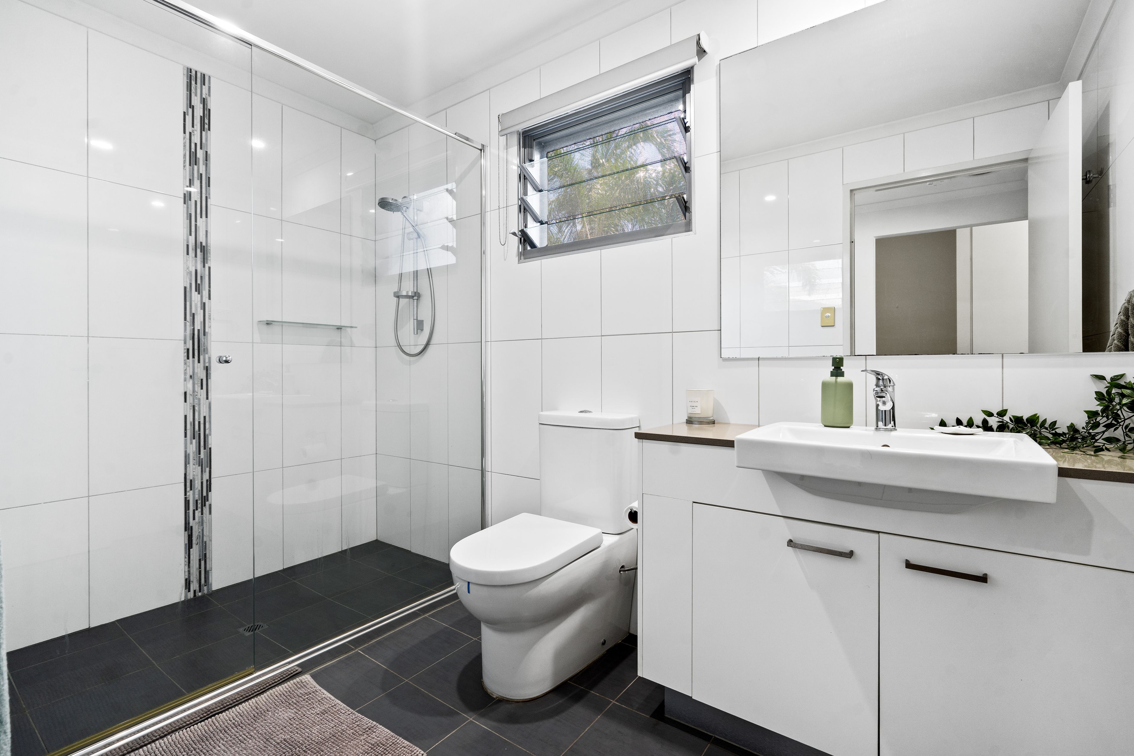 Superb investment opportunity in standout city setting! — photo 12 of 23