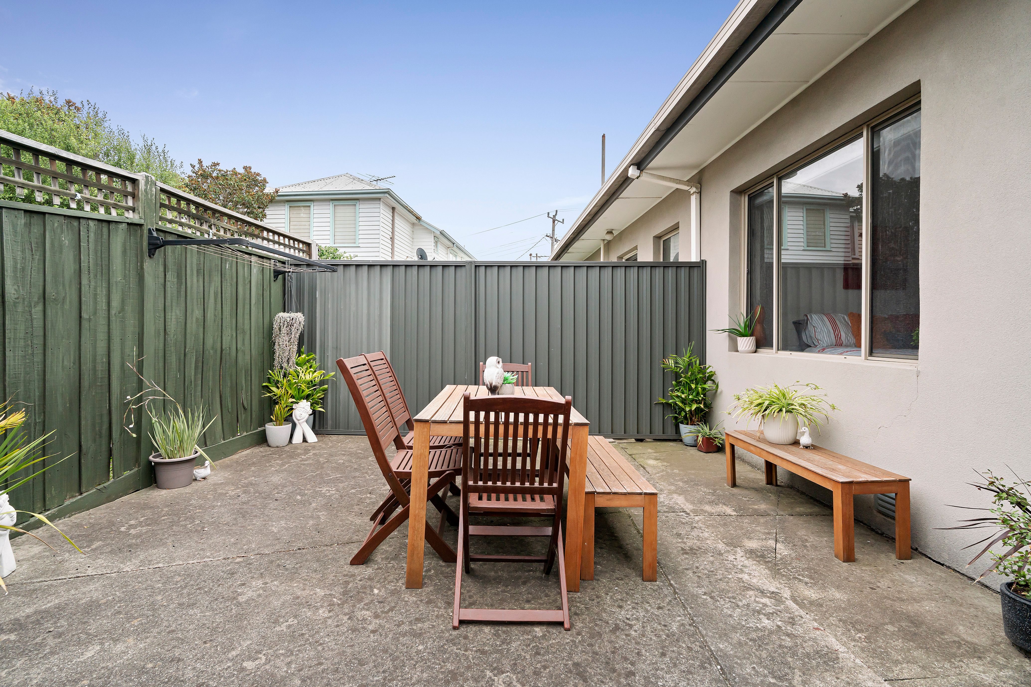 1-4/37 Russell Place — photo 11 of 13