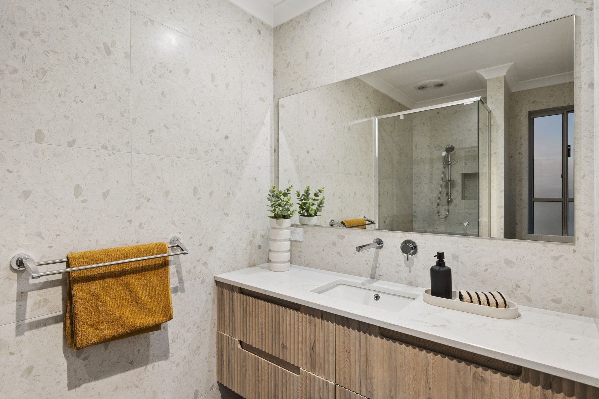 37C Tetworth Crescent — photo 14 of 30