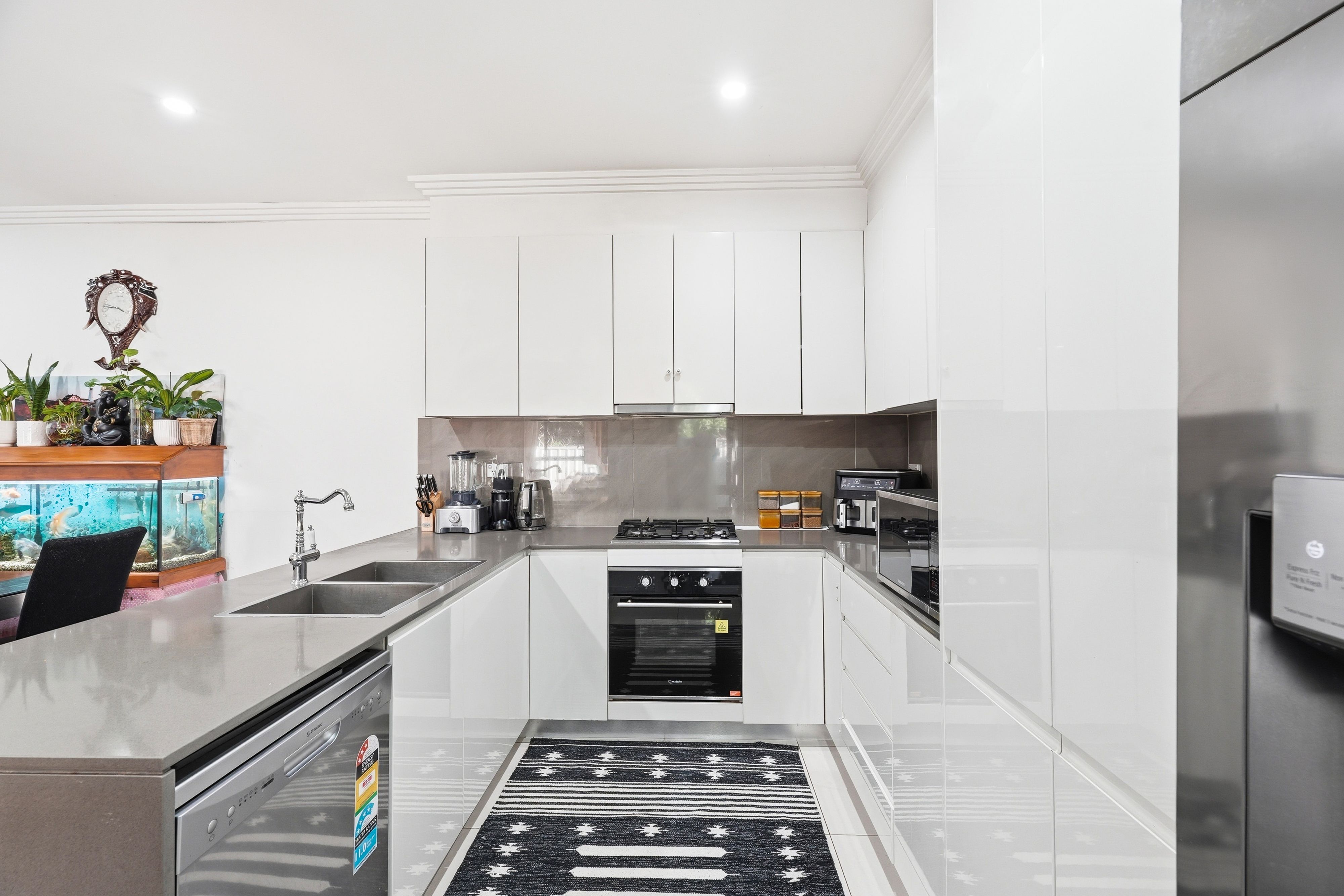 15 Alva Place — photo 3 of 20