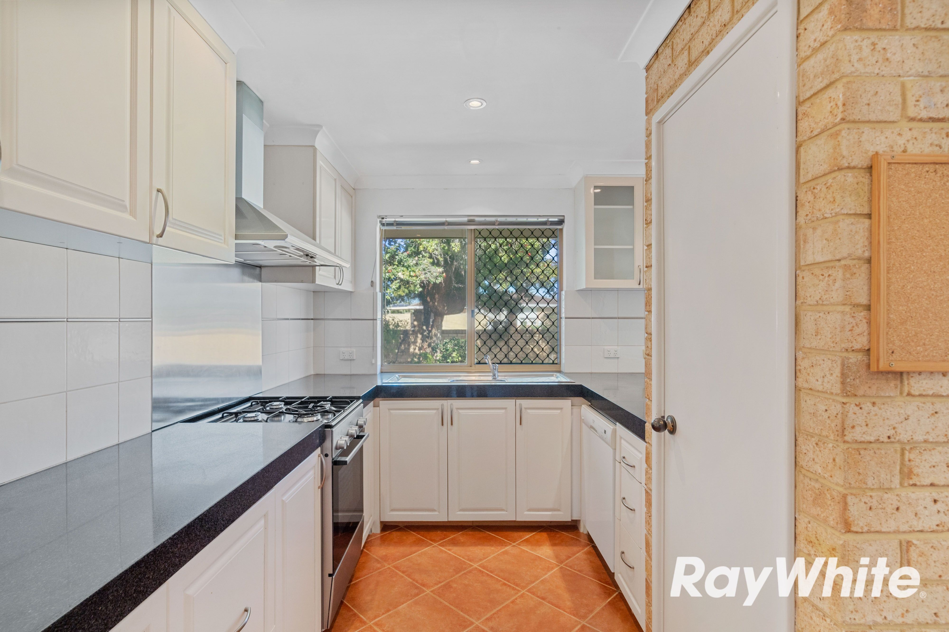 6/22 Ray Street — photo 7 of 17