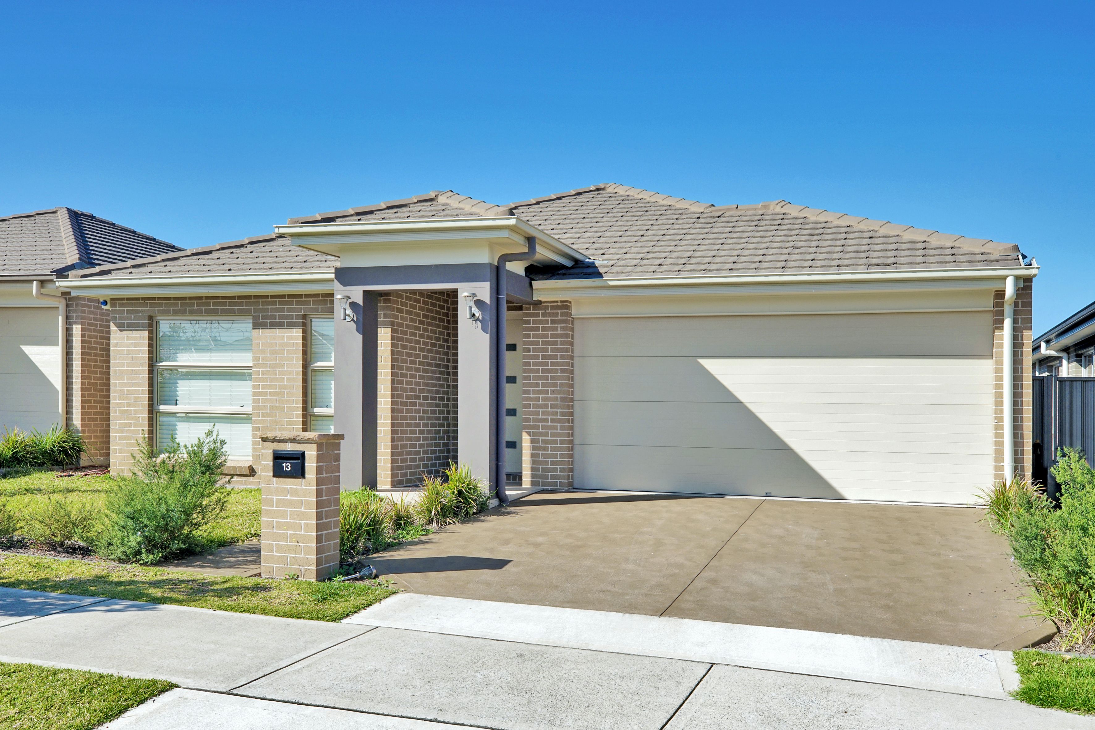 13 Brigade Street, JORDAN SPRINGS, NSW 2747