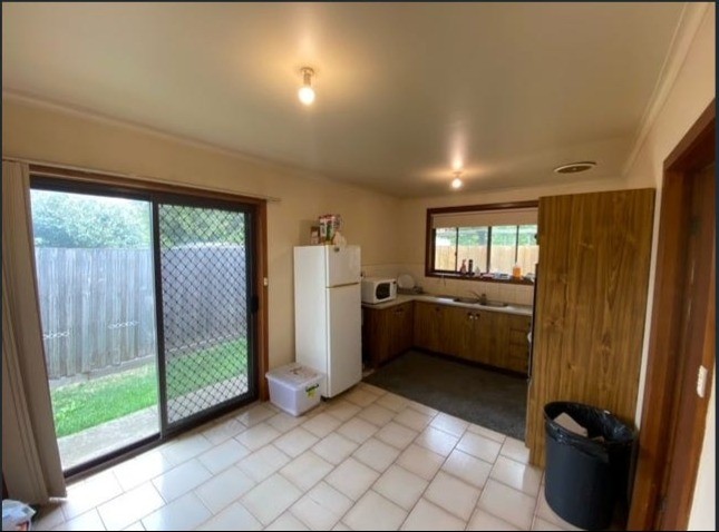 2/5 Brack Avenue, Brooklyn, VIC 3012