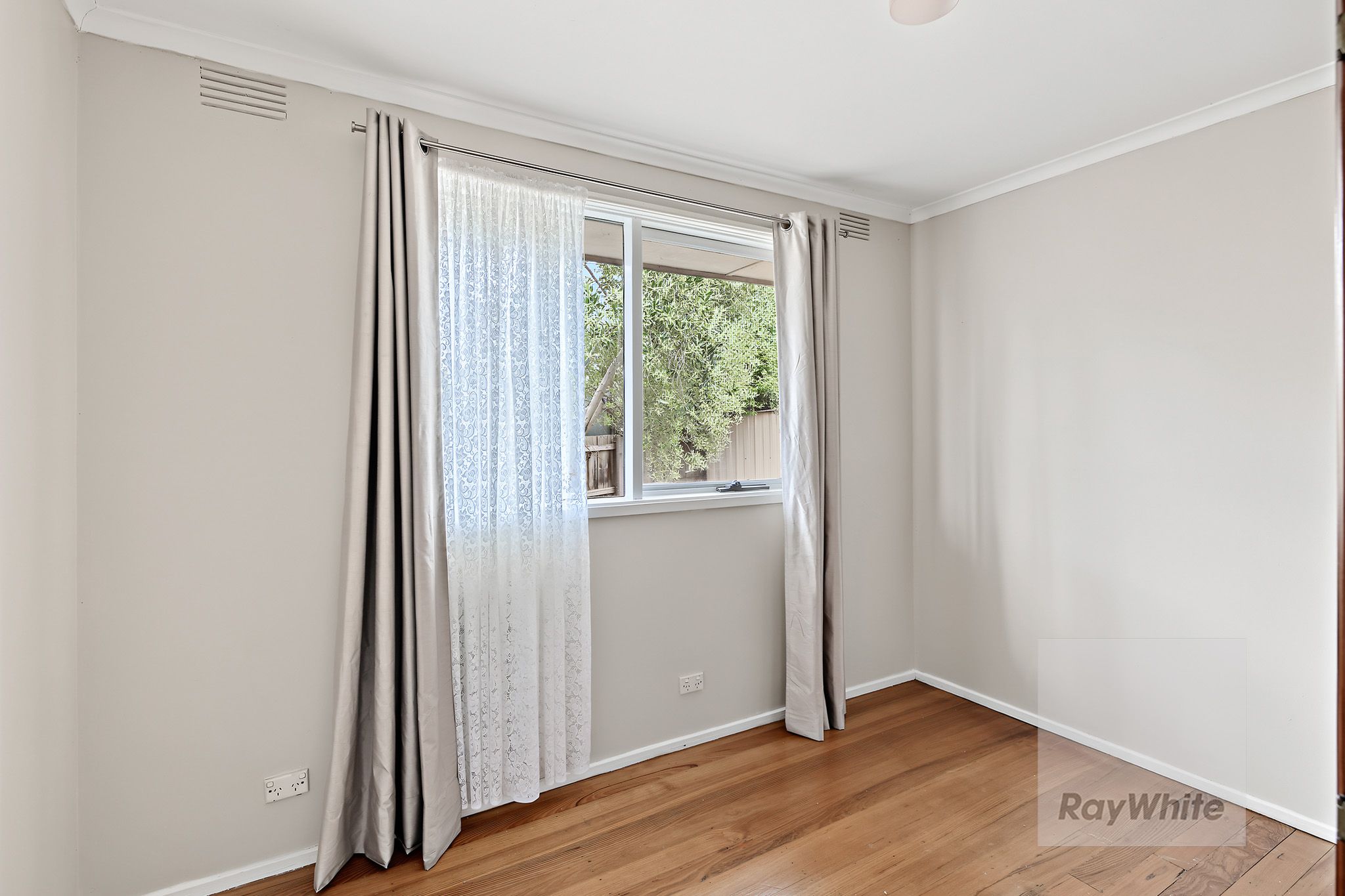 48 Wungan Street — photo 9 of 17
